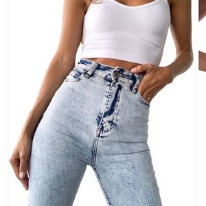 CHIPRE Women’s High-Waisted Blue Jeans